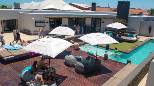 Langebaan: Blick auf den Außenbereich des Kitehotels