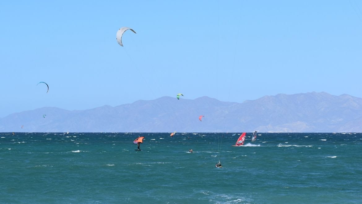 La Ventana: Optimale Bedingungen für Kite- und Wing/Windsurfer