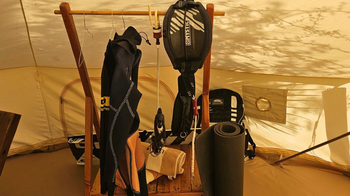 La Ventana: Solltest Du Deine Ausrüstung bei Dir lagern wollen, bieten die Zelte hierfür Platz