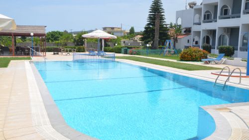 Theologos: Poolbereich Theologos: Poolbereich