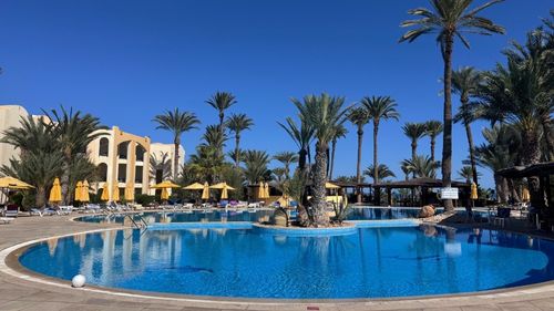Zarzis: Großzügige Poollandschaft