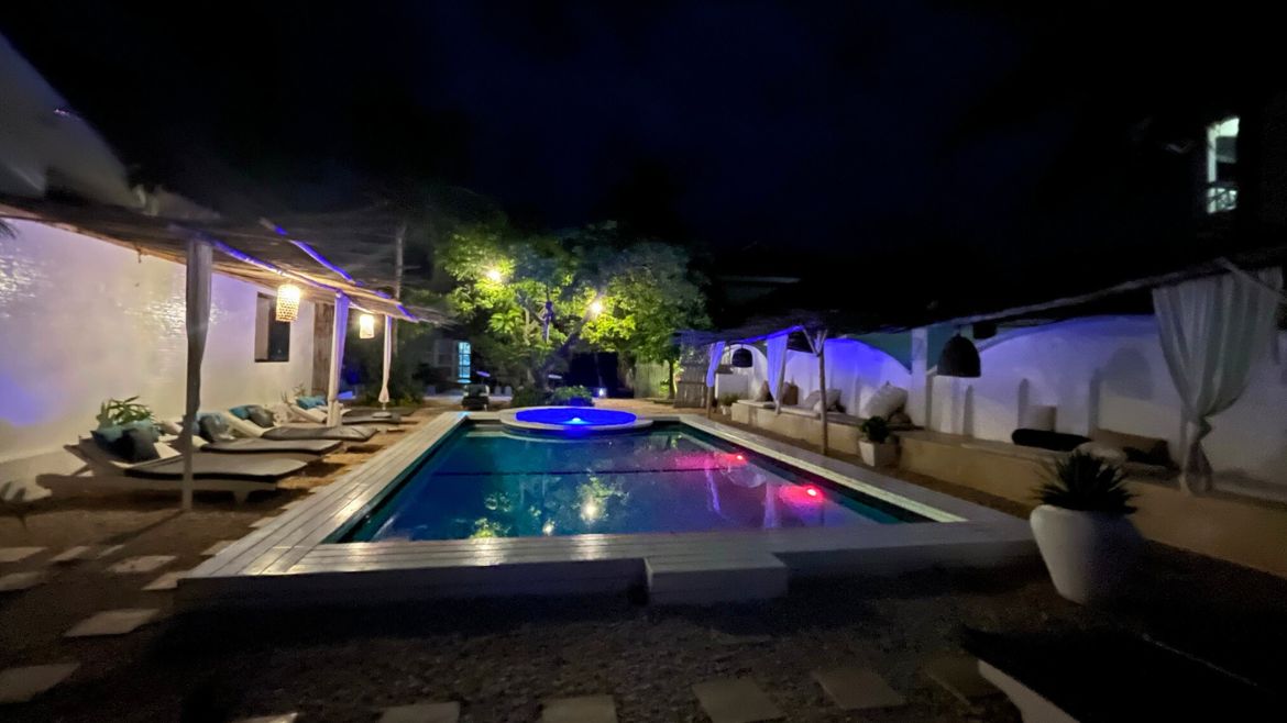 Sansibar: Pool am Abend Sansibar: Pool am Abend