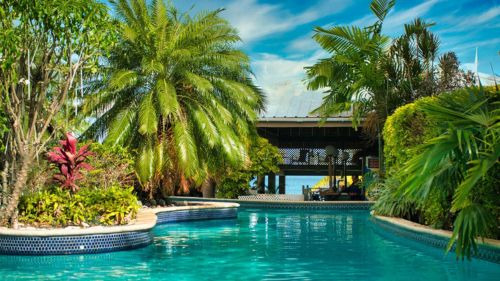 Tobago: Pool des Komforthotels II