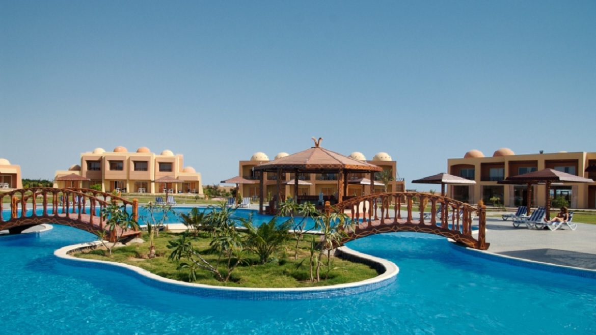 Hamata: Pool des Komforthotels