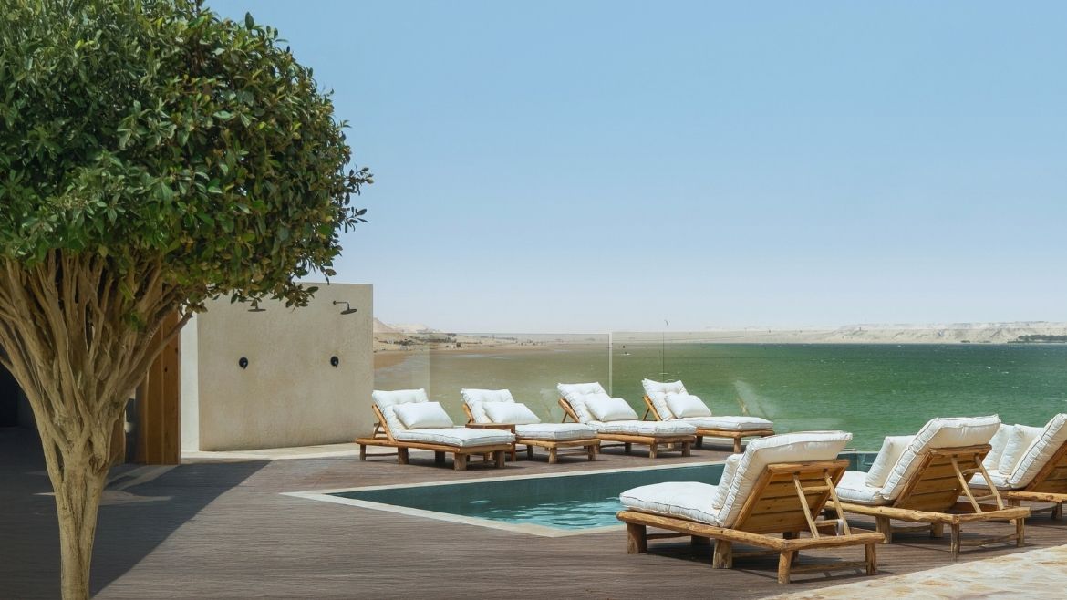 Dakhla: Pool mit Lagunenblick