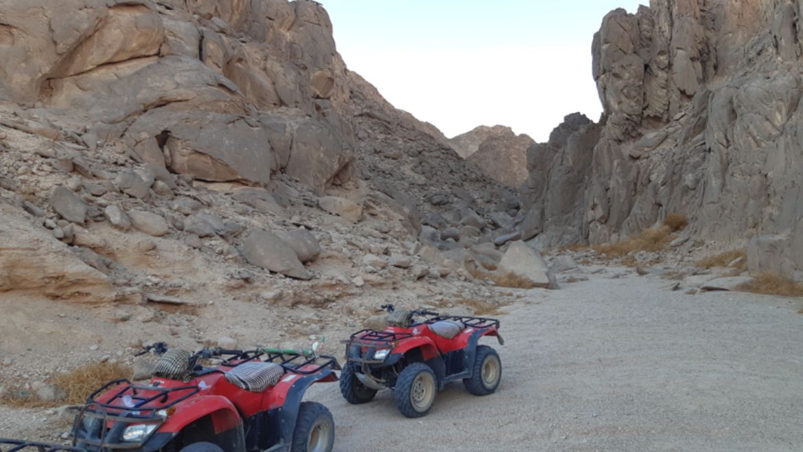Soma Bay: Quad-Tour durch die Wüste Ägyptens Soma Bay: Quad-Tour durch die Wüste Ägyptens