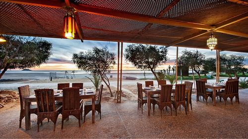 Dakhla: Restaurantbereich im Surfhotel