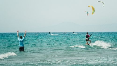 Kitesurfen: Schulung auf Rhodos Fanes Kitesurfen: Schulung auf Rhodos Fanes
