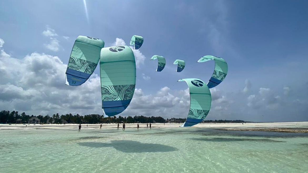 Palmen, eine riesige Flachwasserlagune und optimale Windbedingungen Palmen, eine riesige Flachwasserlagune und optimale Windbedingungen