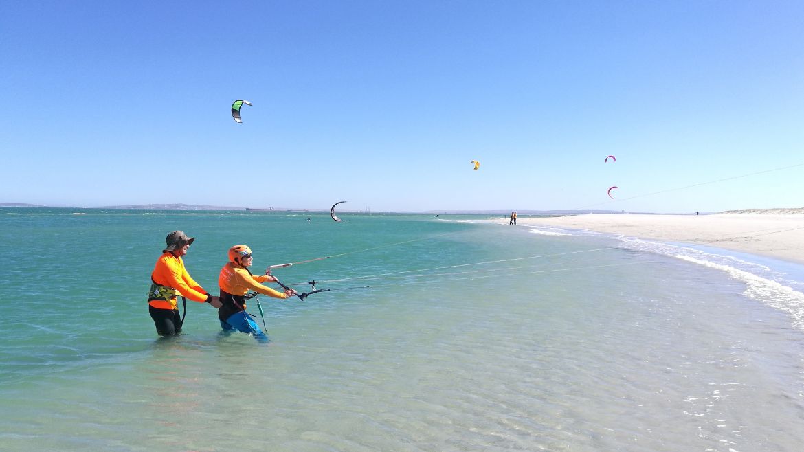 Langebaan: Die riesige Sharks Bay Lagune mit fantastischen Wasserfarben Langebaan: Die riesige Sharks Bay Lagune mit fantastischen Wasserfarben