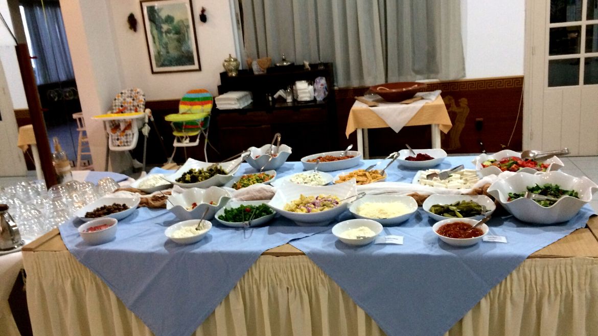 Rhodos Theologos: Salatbar im Surfhotel