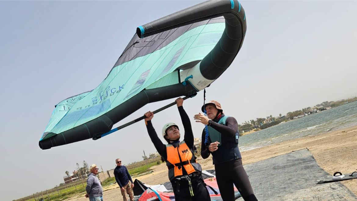 Marsala: Die Station bietet Anfängerschulungen im Wingsurfen an Marsala: Die Station bietet Anfängerschulungen im Wingsurfen an