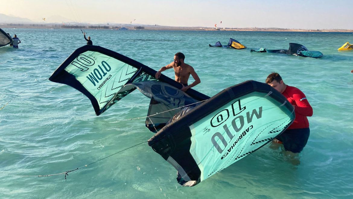 Soma Bay: Kites vorbereiten