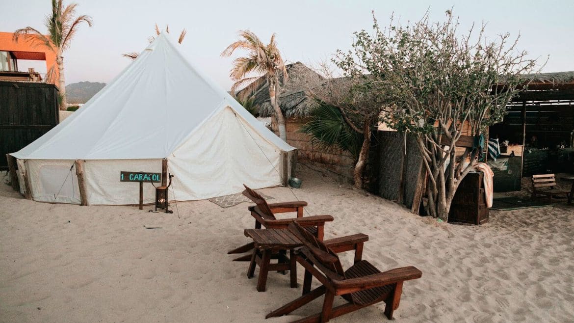 La Ventana: Sitzbereich direkt vorm Zelt