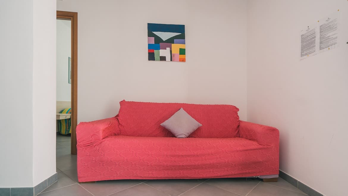 Marsala: Sitzbereich in einem Surfer Appartement Marsala: Sitzbereich in einem Surfer Appartement