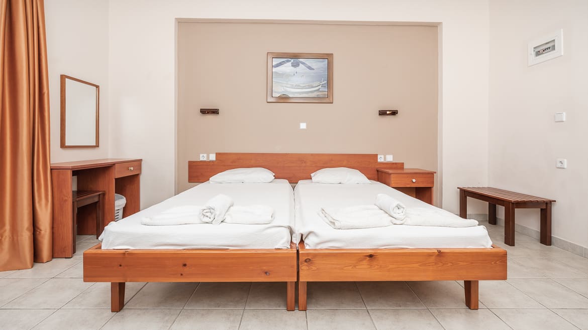 Rhodos Fanes: Das Standardzimmer bietet Platz für bis zu vier Personen Rhodos Fanes: Das Standardzimmer bietet Platz für bis zu vier Personen