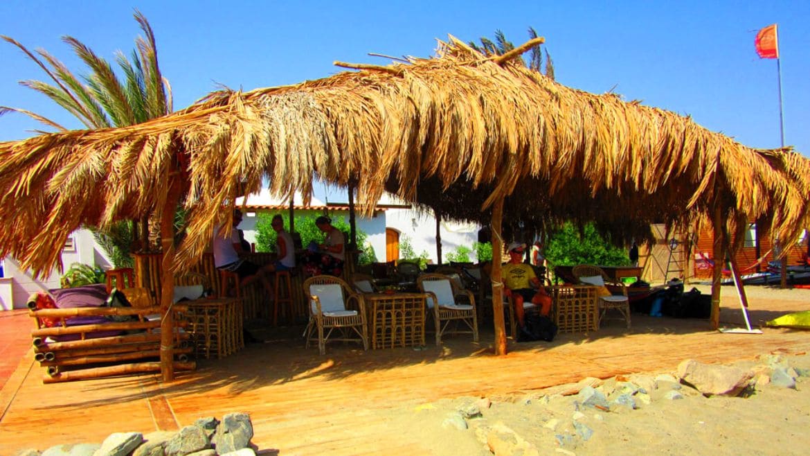 El Naaba: Strandbar der Kite- und Wing/Windsurf Station El Naaba: Strandbar der Kite- und Wing/Windsurf Station