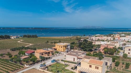 Marsala: Übersicht vom Kitehaus und dem Revier Marsala: Übersicht vom Kitehaus und dem Revier