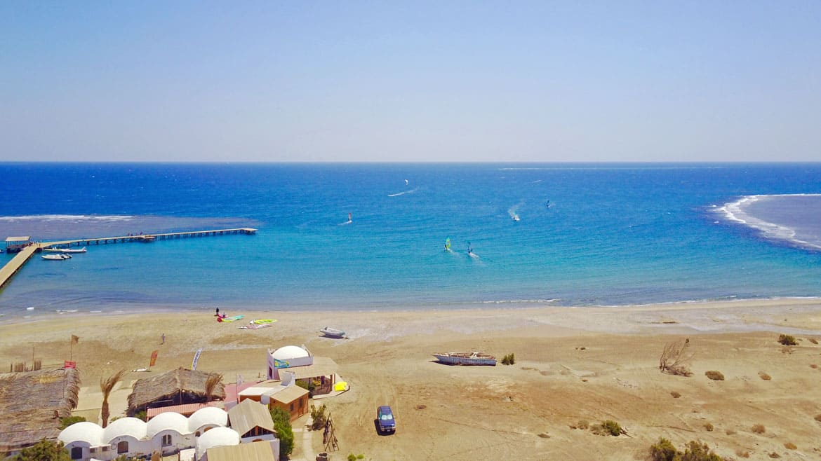 El Naaba: Viel Platz direkt vor der Kite- und Wing/Windsurf Station