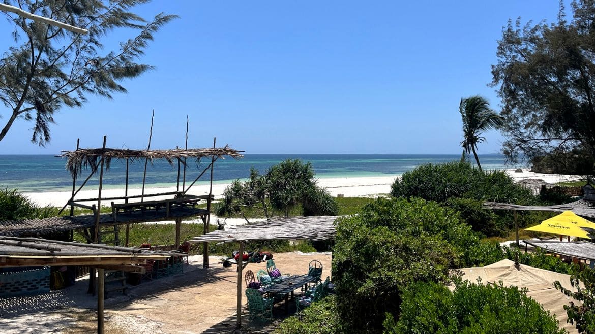 Kilifi: Vom oberen Chillout-Bereich den Blick auf das Meer genießen 