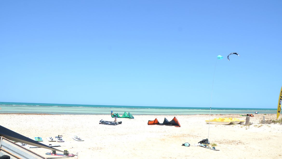 Djerba-Zarzis: Warten auf den Wind an der Station Djerba-Zarzis: Warten auf den Wind an der Station