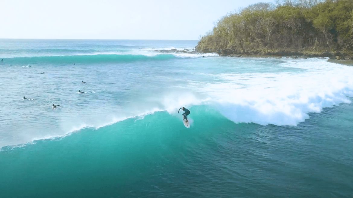 Tobago: Wellenreiten