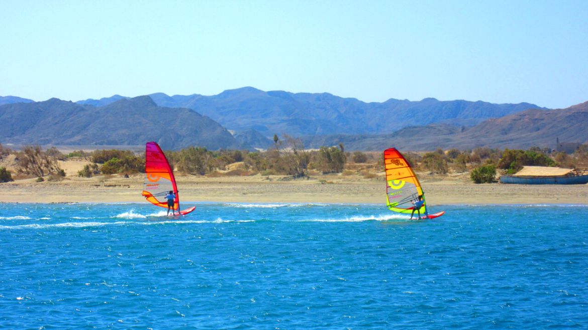 El Naaba: Ein beliebtes Windsurfrevier El Naaba: Ein beliebtes Windsurfrevier