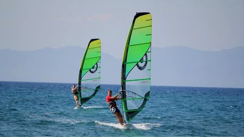 Windsurfen: Windsurfer auf Rhodos Theologos Windsurfen: Windsurfer auf Rhodos Theologos