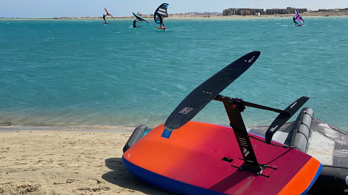 El Naaba: Wingen in der Lagune El Naaba: Wingen in der Lagune