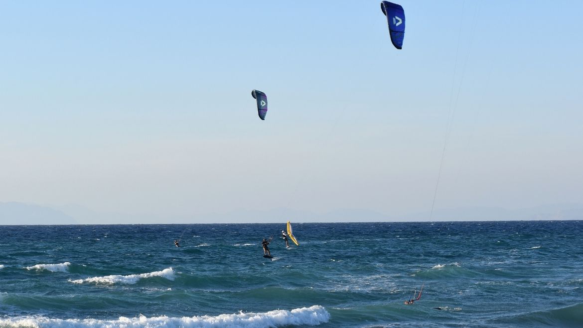 Fanes: Kitesurfen- und Wingfoilen in Fanes Fanes: Kitesurfen- und Wingfoilen in Fanes
