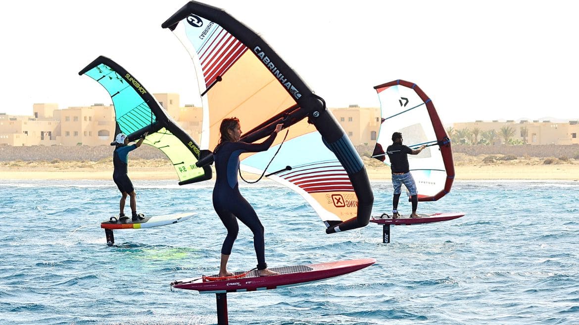 El Naaba: Wingsurfer unter sich an der Kite- und Wing/Windsurf Station