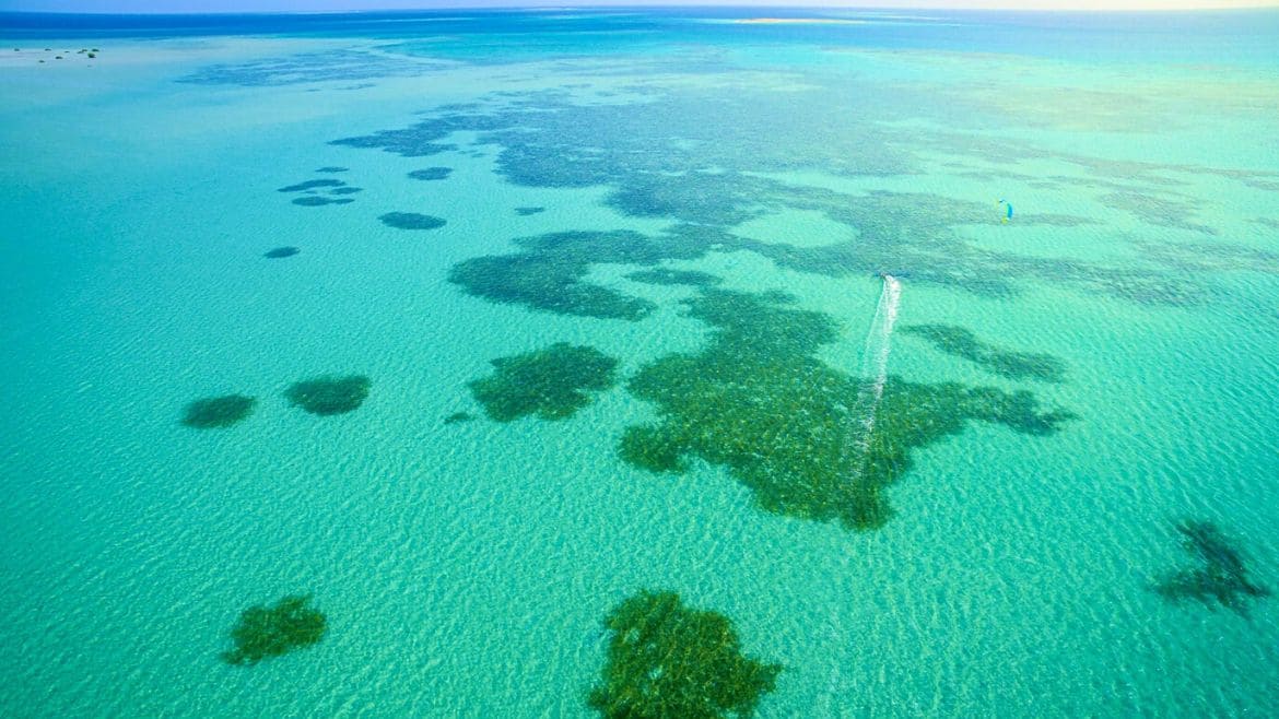 Kitesurfen lernen: Wunderbare Wasserfarben in Ägypten Kitesurfen lernen: Wunderbare Wasserfarben in Ägypten