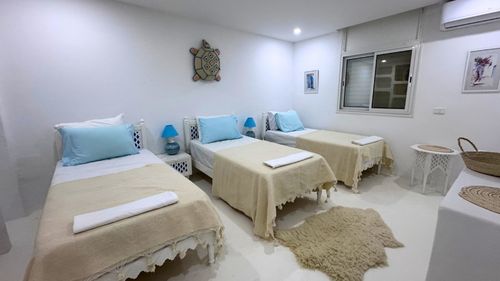 Djerba-Zarzis: Dreibettzimmer im Bungalow