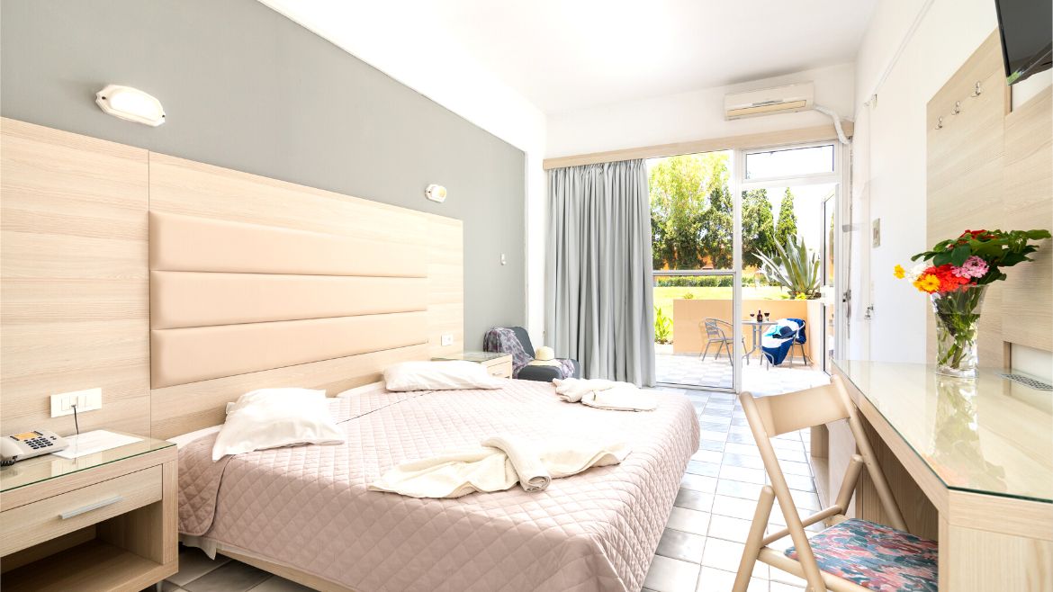 Rhodos Theologos: Zimmer mit der Terrasse