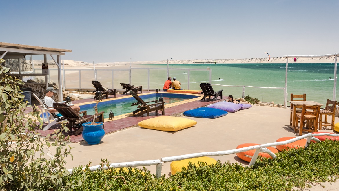 Dakhla: Der Poolbereich in unserem Kite- und Wingsurf Camp Dakhla: Der Poolbereich in unserem Kite- und Wingsurf Camp
