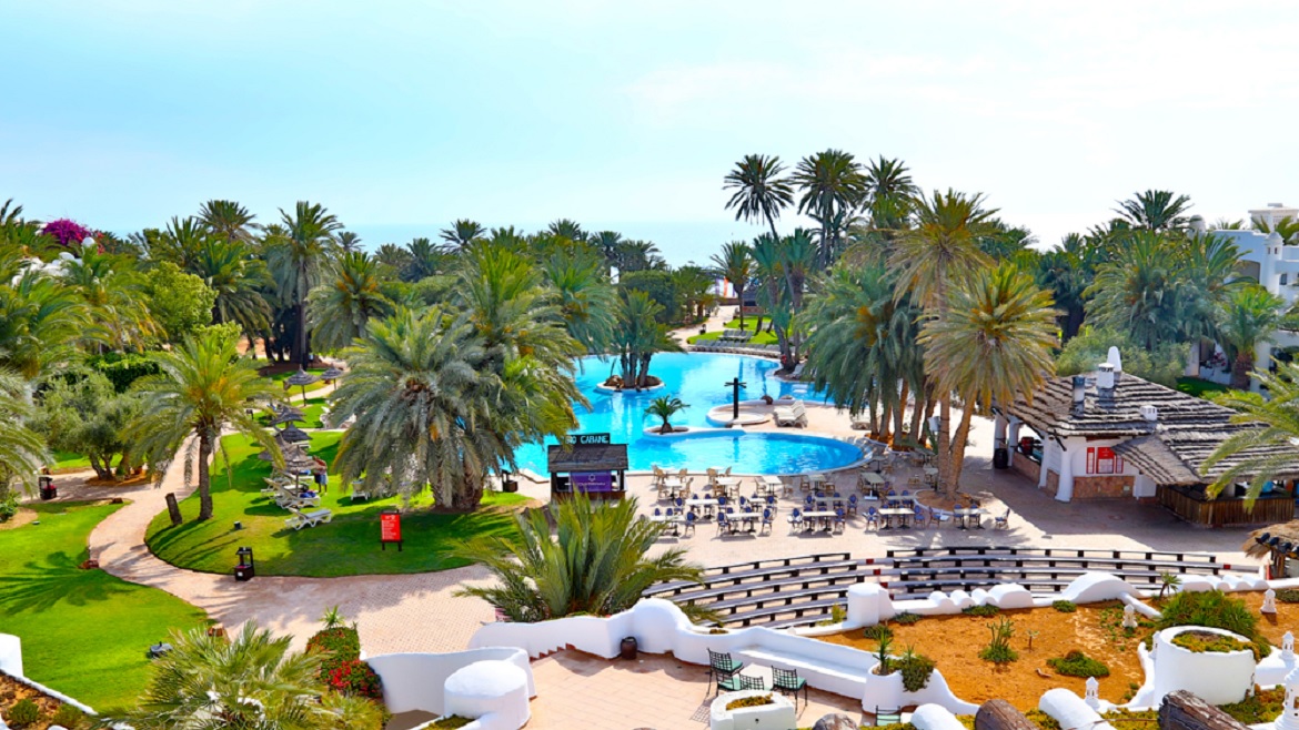 Djerba-Zarzis: Gartenbereich des Komforthotels