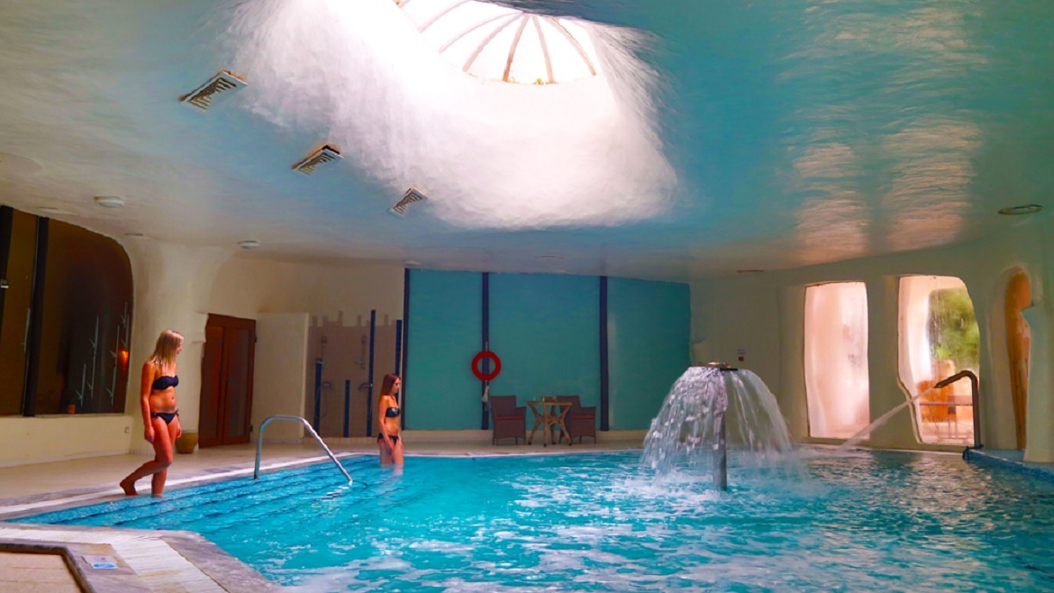 Djerba-Zarzis: Pool im Spabereich des Komforthotels
