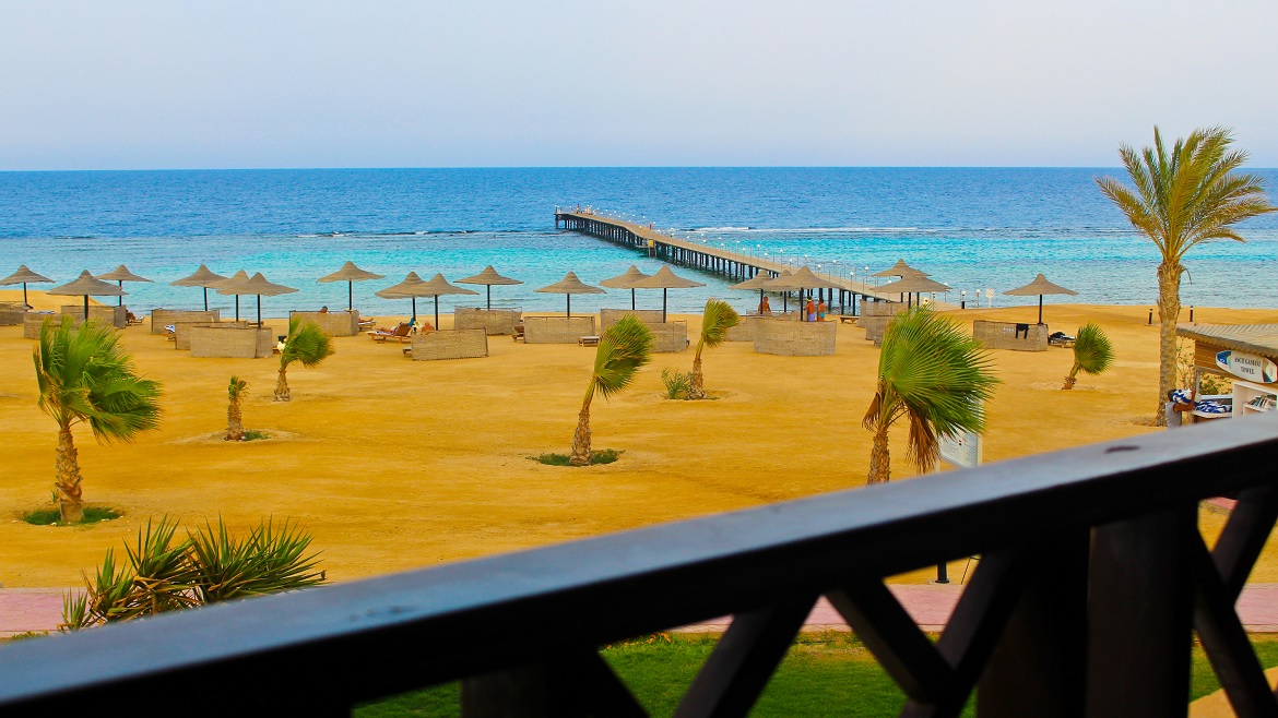 Hamata: Strandblick vom Balkon des Komforthotels