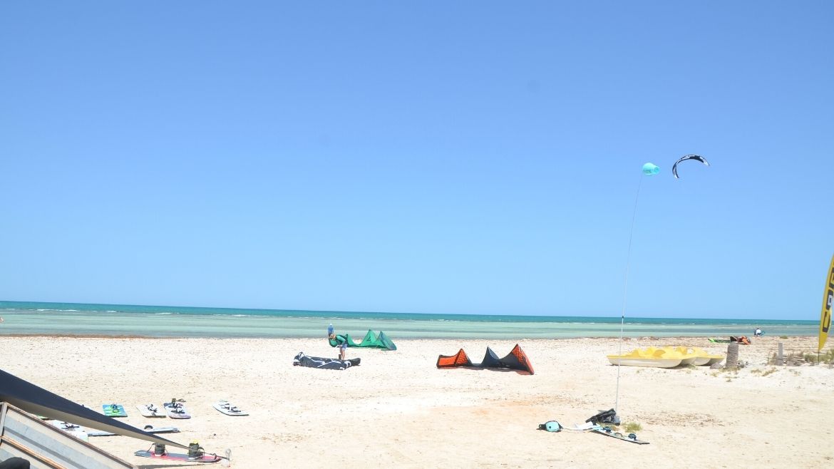 Djerba-Zarzis: Warten auf den Wind an der Station