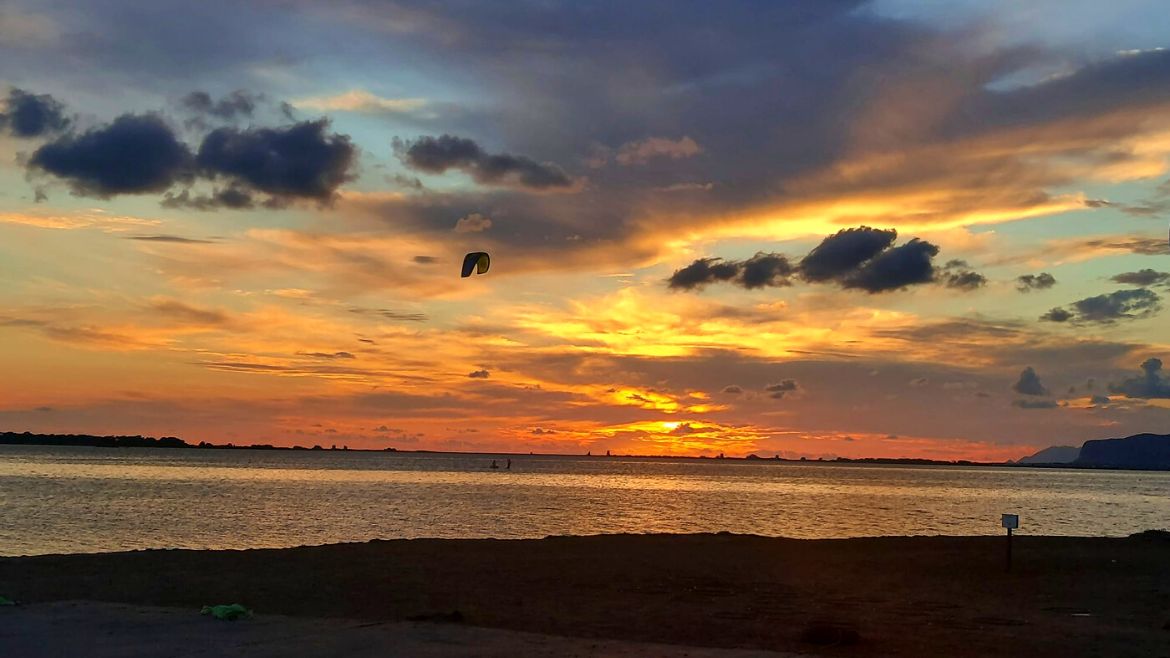 Marsala: Kiten bis zum Sonnenuntergang