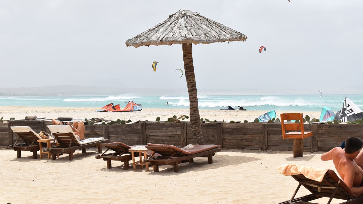 Boa Vista: Liegen zum Entspannen an der Station Boa Vista: Liegen zum Entspannen an der Station