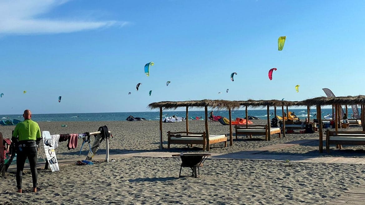 Ulcinj: Platz ohne Ende an der Kite- und Wingsurf Station