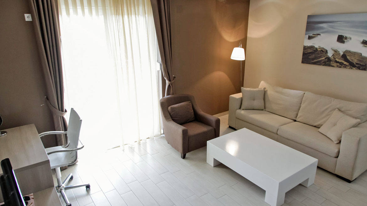 Ulcinj: Sitzbereich des Apartement des Komforthotel