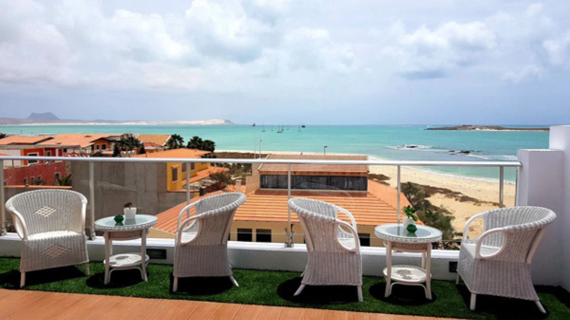 Boa Vista: Sonnenterrasse des Surfhotels
