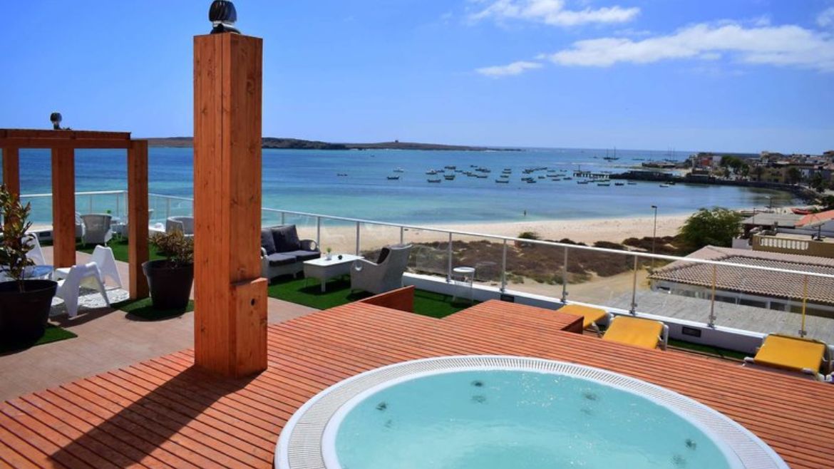 Boa Vista: Whirlpool des Surfhotels mit Blick auf den Strand 