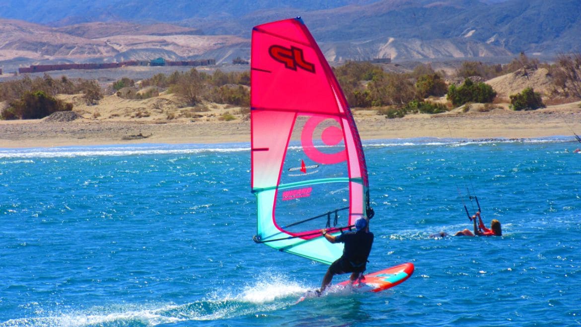 El Naaba: An der Kite- und Wing/Windsurf Station kommt sich sicher keiner in die Quere