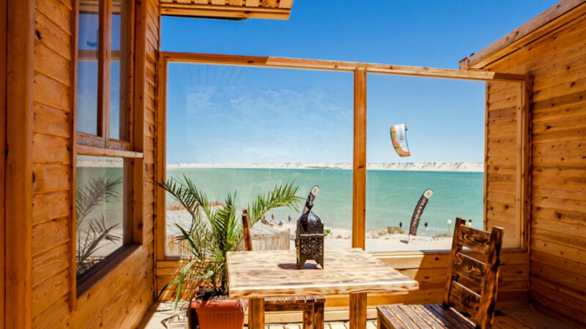 Dakhla: Die Superior Bungalows im Kite- und Wingsurf Camp bieten einen wunderbaren Blick auf die Lagune Dakhla: Die Superior Bungalows im Kite- und Wingsurf Camp bieten einen wunderbaren Blick auf die Lagune