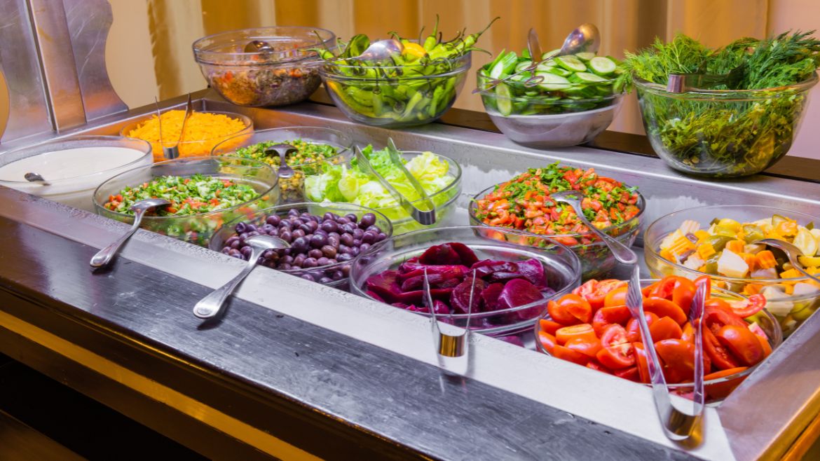 Hamata: Salatbar im Restaurant