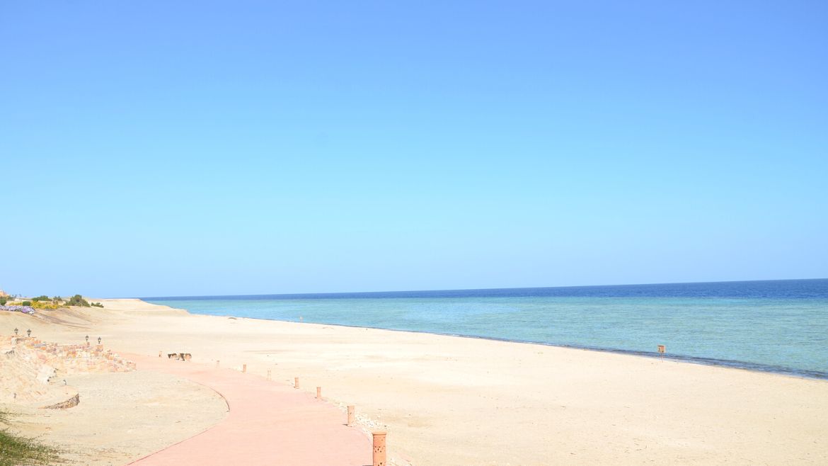 El Naaba: Der Strandbereich des Komforthotels lädt zum Spazieren gehen 