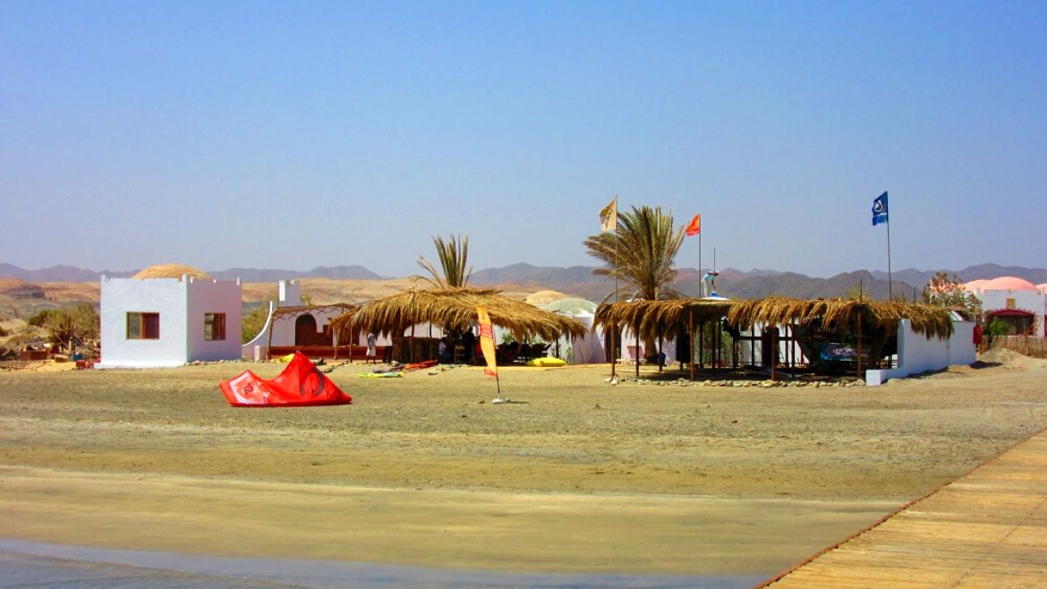 El Naaba: Die Kite- und Wing/Windsurf Station